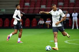 乐部管理层 乐部管理层